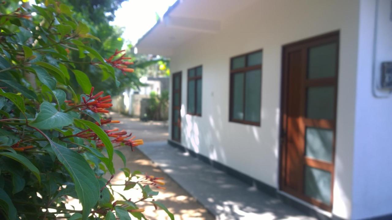 Hotel Augusto @ Midigama East Exterior foto